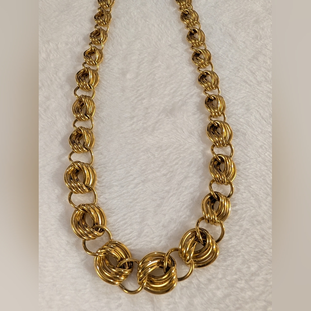 Vintage & Rare Monet Gold Women's Statement Chain Necklace - Classic Twist Link - Picture 6 of 8